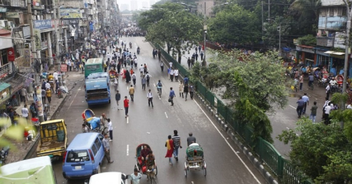 রাজধানীতে গণপরিবহন সংকট, দুর্ভোগ চরমে