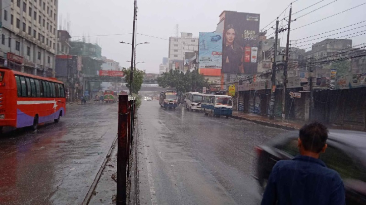 ঢাকায় রাতভর ঝড়-বৃষ্টি, চলবে আজও